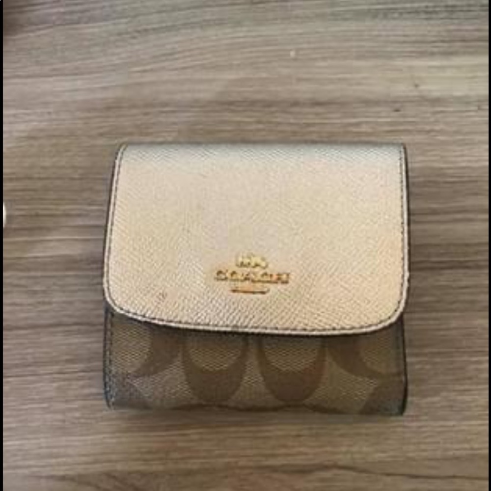 Barely used coach wallet
